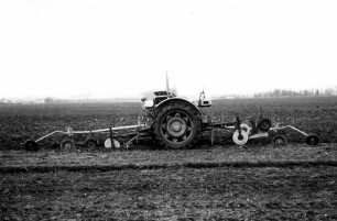 Beetpflug am Agri-Robot von Eicher