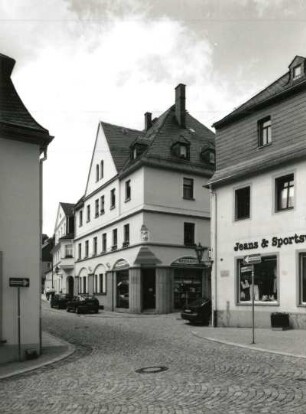 Schwarzenberg. Wohn- und Geschäftshaus, Eibenstocker Straße 2 (1. Hälfte 19. Jahrhundert). Eckansicht
