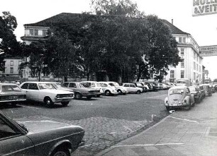 Privatgebäude, Straßen und Plätze in Karlsruhe. Steinstraße