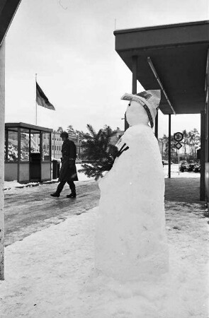 Weiße Weihnacht im Stabsquartier der Luftwaffengruppe Süd.
