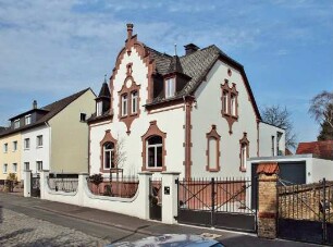 Eltville, Adelheidstraße 8