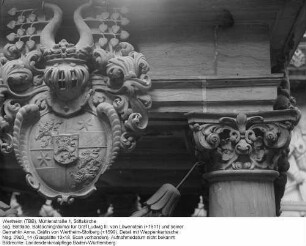 Stiftskirche; sog. Bettlade, Baldachingrabmal für Graf Ludwig III. von Löwenstein (+1611) und seiner Gemahlin Anna, Gräfin von Wertheim-Stolberg (+1599), Detail mit Wappenkartusche