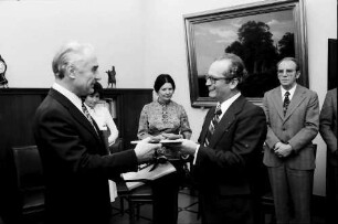 Freiburg: Regierungspräsidium; Landeshauptmann Vorarlberg Dr. Kessler mit Delegation bei Regierungspräsident Person