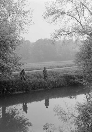 Forellenangler an der Ilm : Weimar. Forellenangler an der Ilm