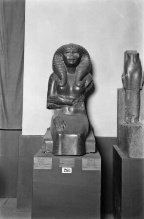 Statue der Nofret, Gattin Sesostris' II.
