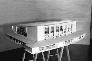 Freiburg: Modell Stadthalle