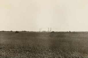 Niederlausitzer Braunkohlengebiet, Blick auf das Kraftwerk Trattendorf : Kraftwerk vor dem Ausbau von der Straße Hoyerswerda-Spremberg aus