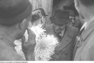 Oelsnitz/Erzgeb. VEB Steinkohlewerk Oelsnitz. Karl-Liebknecht-Schacht, Hochleistungsschicht, 22. April 1950 & Oelsnitz/Erzgeb. VEB Steinkohlewerk Oelsnitz. Jugendbrigade nach der Hochleistungschicht im Schacht "Karl Liebknecht", 1950