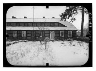 Baruth/Mark-Glashütte, Hüttenweg 8. Arbeiterwohnhaus (um 1840). Gartenfront