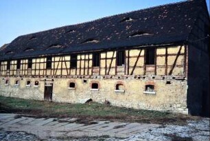 Stall des ehemaligen Gutes, im OG Fachwerk und Luken