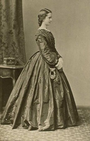 Junges Mädchen : Visitphotographie. Junges Mädchen um 1850. Berliner Atelier. Verwalter, Kupferstich-Kabinett