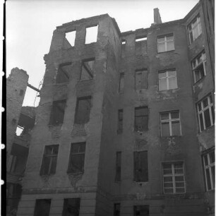 Negativ: Ruine, Sachsendamm 53, 1950