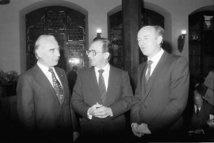Freiburg: Kaufhaus; Wechsel im Regierungspräsidium; Person, Ministerpräsident Späth, Nothhelfer