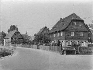 Niedercunnersdorf. Blick auf die Dorfstraße