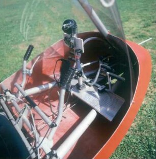 Ultraleichtflugzeug. Blick in das "Cockpit" einer zweisitzigen Maschine