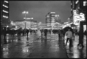 Alexanderplatz bei Nacht