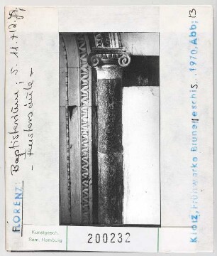 Florenz: Baptisterium, Fenstersäule