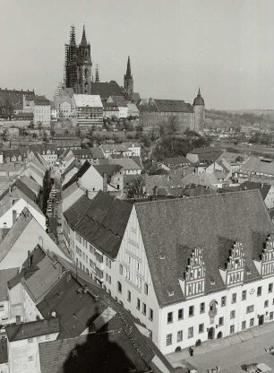 Markt : Blick vom Turm der Frauenkirche über Rathaus und Burgstraße nach Norden zu Dom und Albrechtsburg