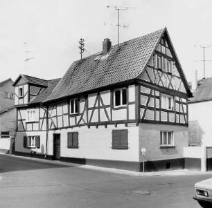 Wölfersheim, Hauptstraße 45, Brauhofgasse 1