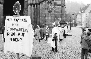 Freiburg im Breisgau: Friedens-Demo auf dem Münsterplatz