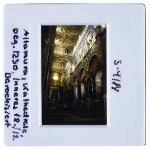 Altamura, Dom S. Maria Assunta : Innenansicht Langhaus