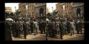 Menschenmenge am Piazza Acquaverde in Genua