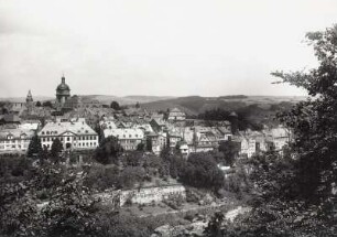 Weilburg, Ansicht mit Stadtkirche von Südwesten über die Lahn