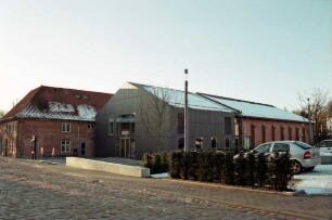 Kulturzentrum Marstall: Rückseite mit Neubau für Remise im Winter