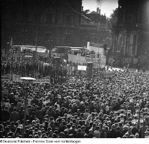 Serie: Chile-Kundgebung mit Krolikowski, Theaterplatz, Kundgebung für Solidarität mit dem chilenischen Volk