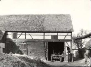 Wirtschaftsgebäude in Kreba : Bauwesen - Wirtschaftsgebäude und Gehöfte. Ort: Chrjebja / Kreba. Scheune bzw. Schuppen.