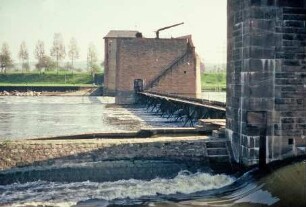 Altes Wehr der Staustufe Kleinostheim/Main