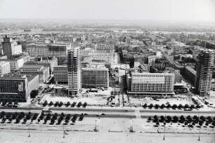 Blick vom Warschauer Kulturpalast nach Westen, aus der Serie "Östlich von Oder und Neiße"