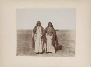 Kurdische Männer : Zwei kurdische Männer in der mesopotamischen Steppe.