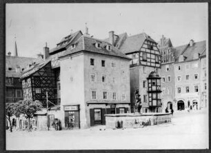 Eger, Marktplatz mit Herkulesbrunnen