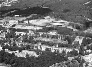 Dresden-Neustadt, Stauffenbergallee 2. Gebäude der Landesdirektion Sachsen. Luftbild-Schrägaufnahme nach Norden