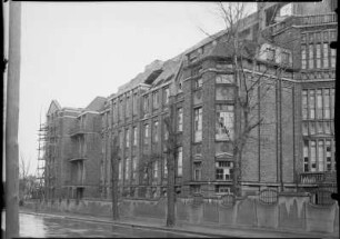 Dresden. Technische Hochschule, Bauingenieurgebäude (Beyer-Bau) : Dresden. Technische Hochschule (Technische Universität), Bauingenieurgebäude (Beyer-Bau) George-Bähr-Straße. Straßenansicht