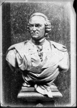 Büste von Kurt Christoph Graf von Schwerin in der westlichen Feldherrenhalle des Zeughauses