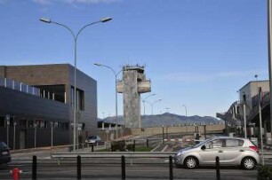 Girona - Airport Costa Brava : Der Tower, aufgenommen am 15. April 2012 am Airport Girona Costa Brava