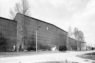 Dresden-Klotzsche, Flughafenstraße. Flughafen Dresden. Gebäude 219? Ansicht aus Südwesten