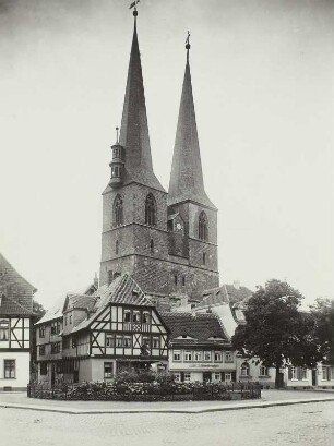 Quedlinburg, St. Nikolaikirche : Quedlinburg. St. Nikolaikirche. Westbau, von Nordwesten
