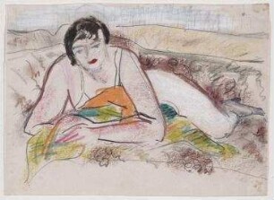 Frau auf Couch