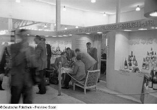 Messestand mit Weinen von Mosel, Saar, Ruwer und Rhein