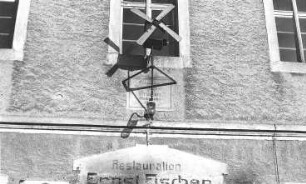 Görlitz-Kunnerwitz. Wirtshauszeichen am Gasthaus "Zur Windmühle"