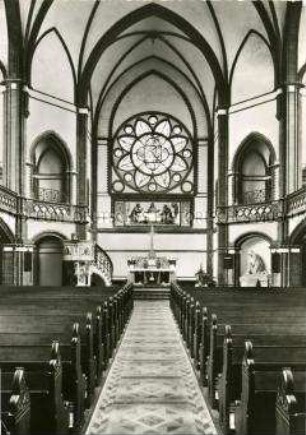 Innenraum der evangelischen Kirche "Zum guten Hirten"