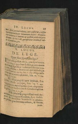 V. Locus. De Lege.