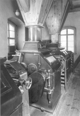 Wolkenburg (Kreis Glauchau), Mühlenstraße 9. Getreidemühle, 1. Obergeschoss, Doppelwalzenmahlstühle (Baujahre 1924/1936)