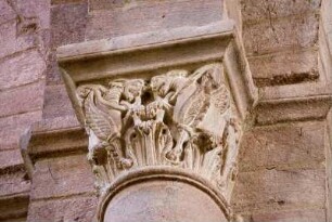 Frankreich. Auvergne. Haute Loire. Brioude. Basilique Saint Julien. Romanische Basilika. Säulenkapitell