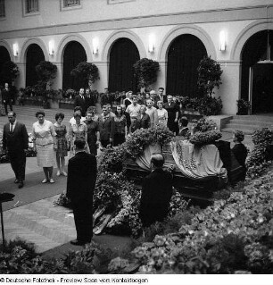 Otto Buchwitz Trauerfeierlichkeiten im Rathaus