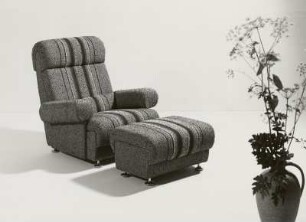 Sessel mit Hocker "Brokat" (Modell 5201)