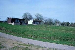 DDR-typische Bungalows am Ortsrand